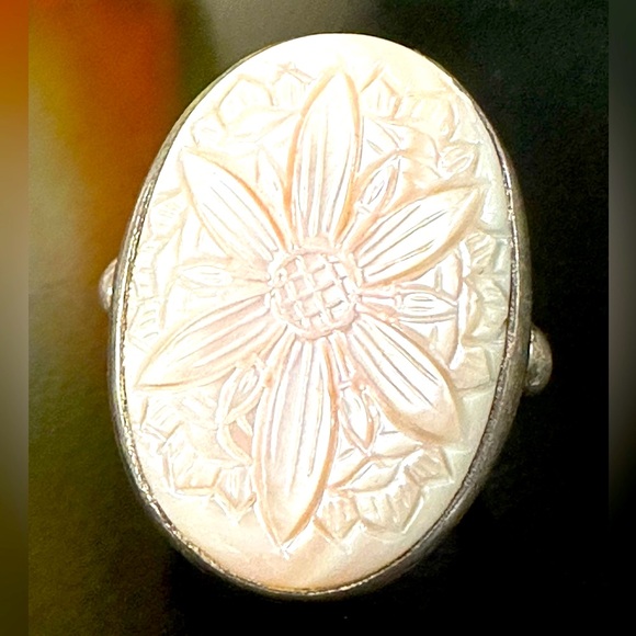 WOW - Authentic Stephen Dweck Sterling Silver Carved Mother of Pearl Ring